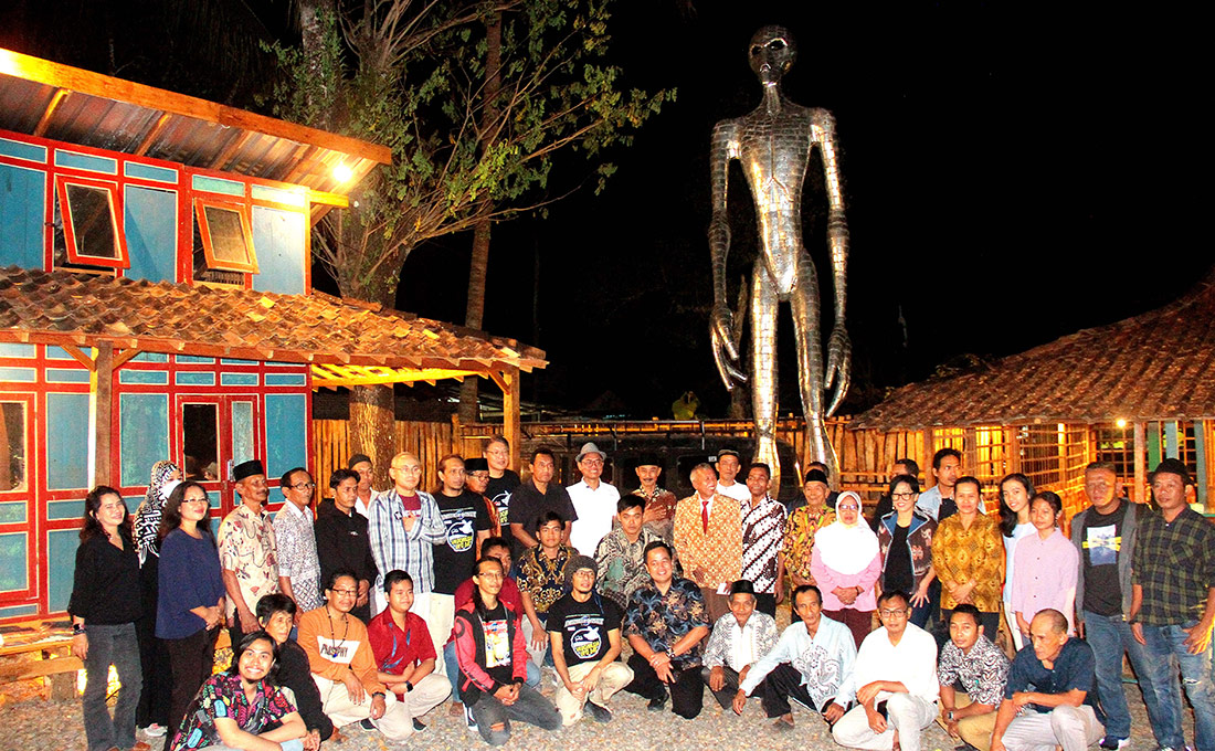 Kampung Alien, an Open-air Natural Laboratory for the development and teaching of Astronomy, Space Science and Space Exploration in a rural setting.