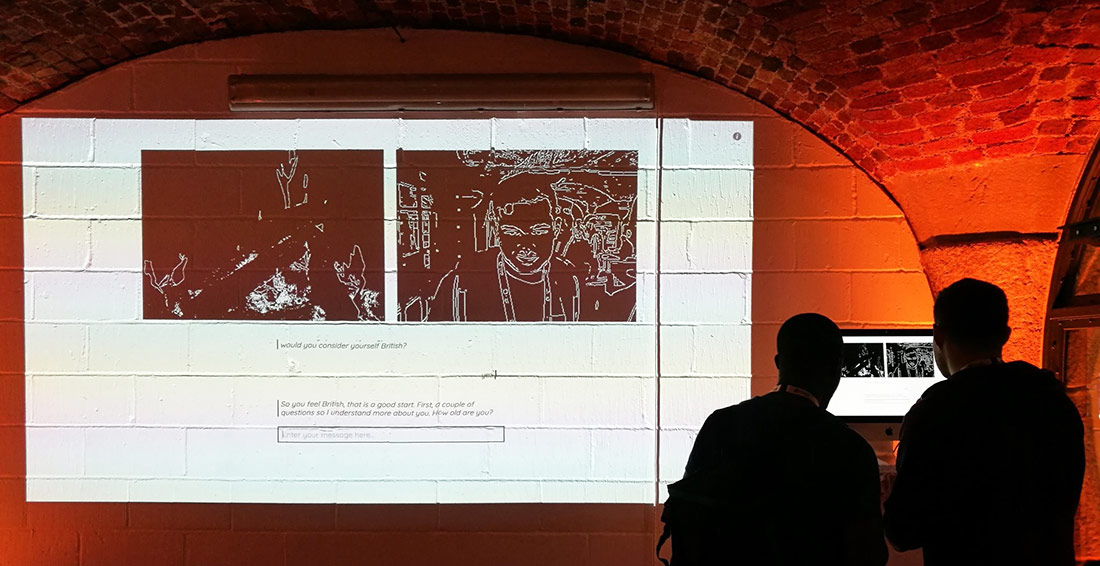 Libby Heaney, Britbot, bot de conversa en línia, instal·lació al CogX Festival, 2018.