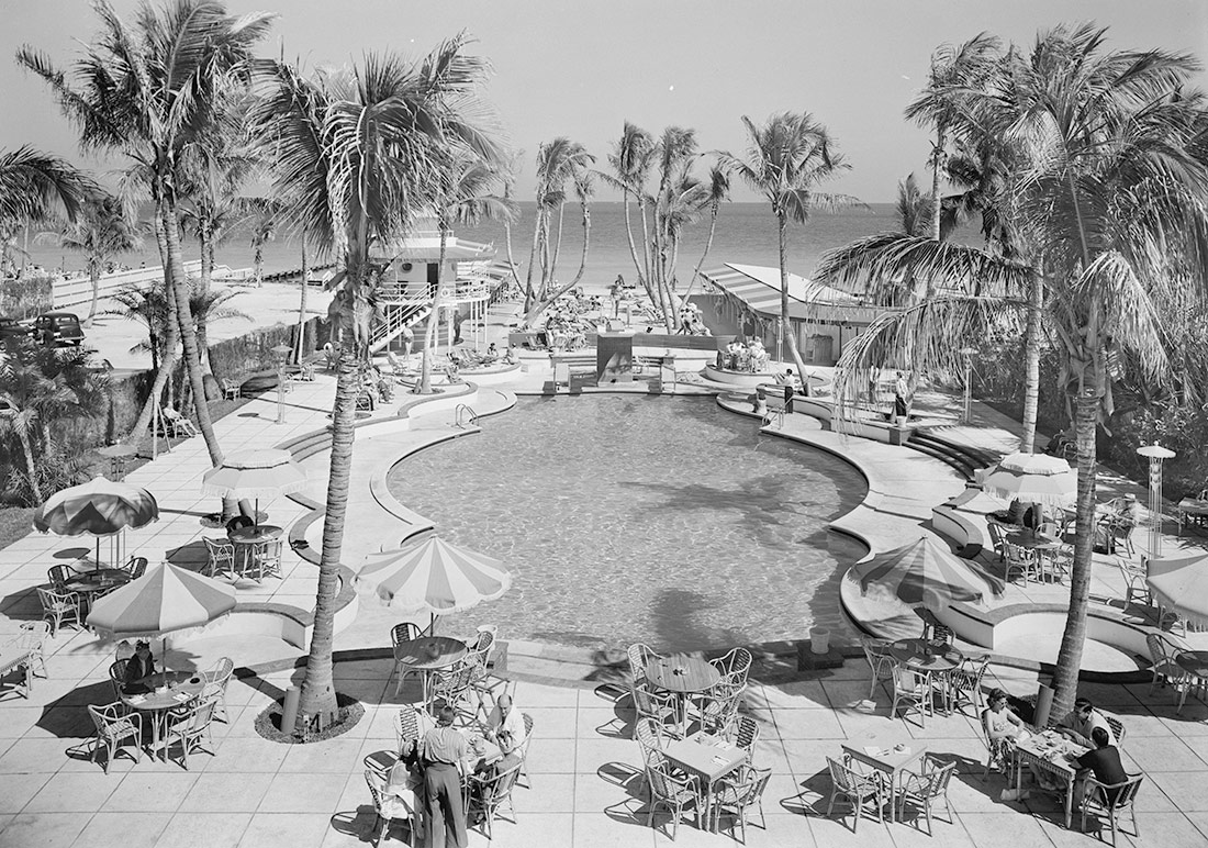 The Raleigh Hotel swimming pool, Miami Beach. Florida, 1941