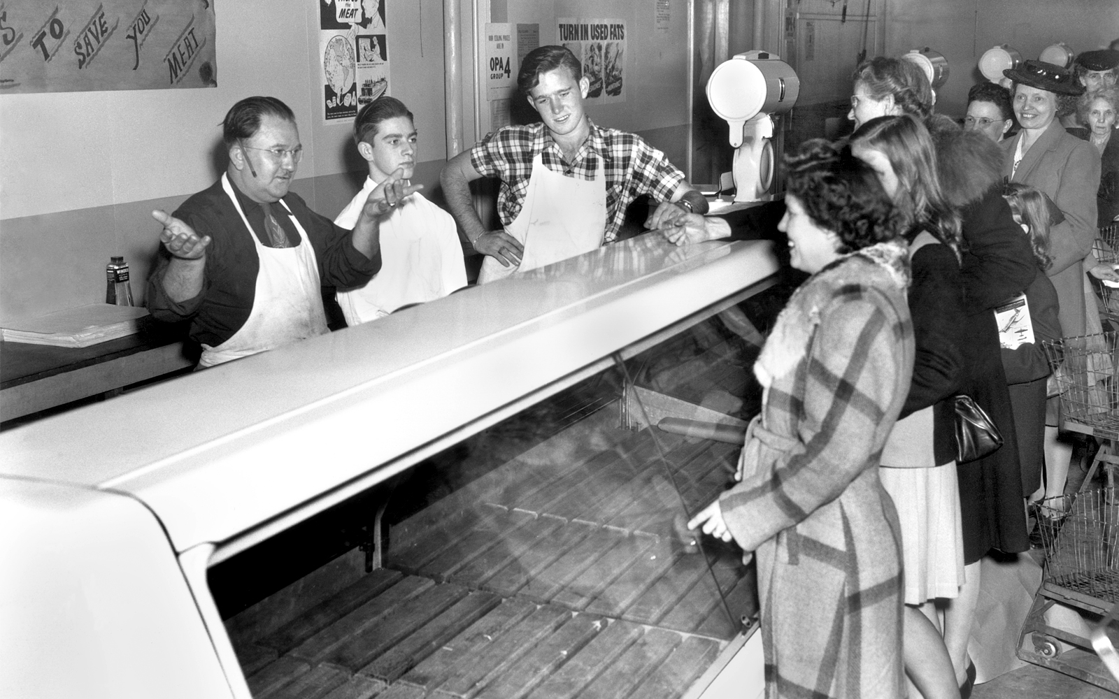 Escasez de alimentos en una tienda de comestibles. Oak Ridge, 1945