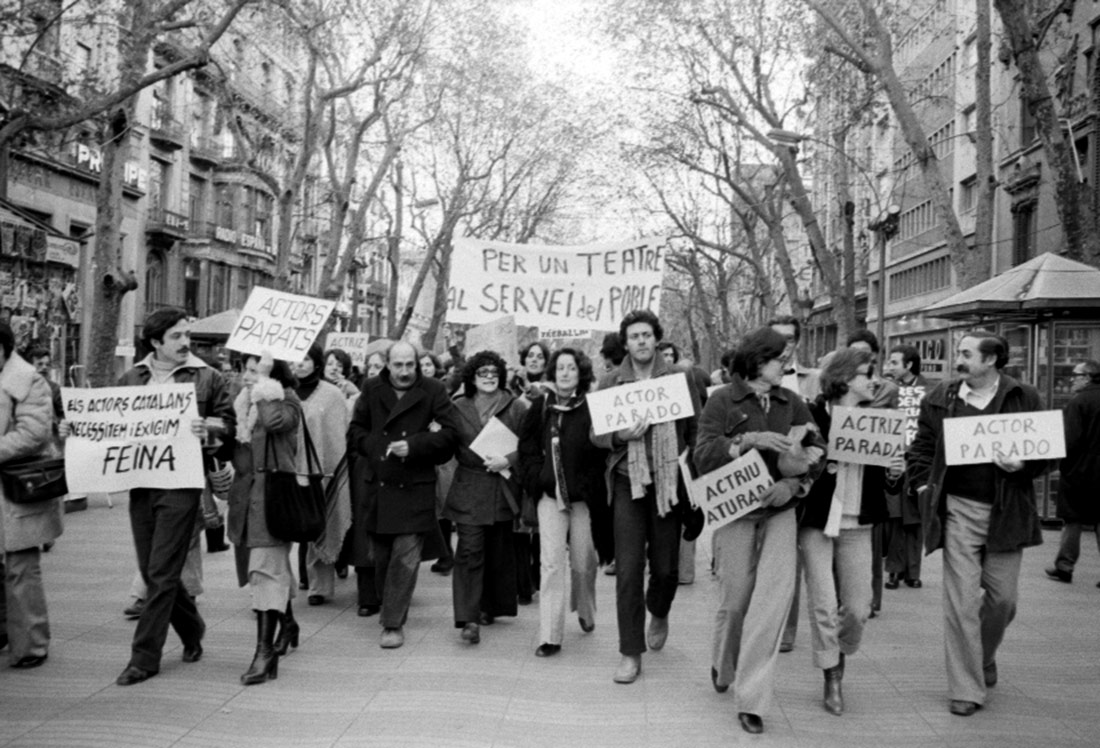 Demonstration of Assemblea d'Actors i Directors de Barcelona on the Rambles, 1976