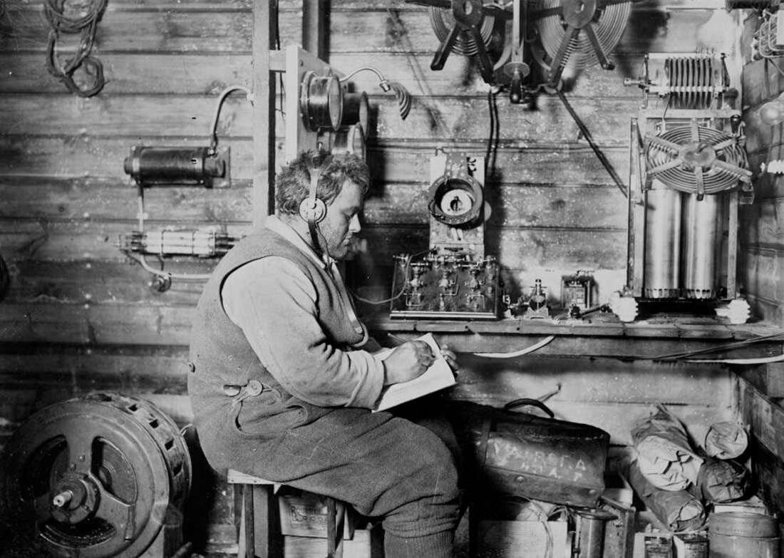 El operador de comunicaciones inalámbricas W.H. Hannam. Cape Denison, 1911-1914