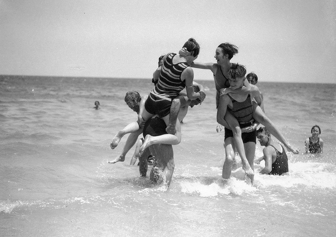Cock fighting at South Beach, 1928