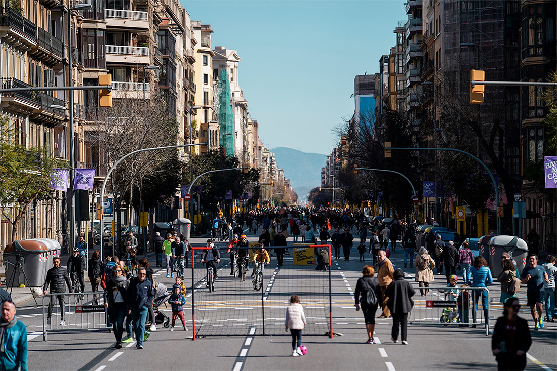 Calle cortada en Barcelona durante la iniciativa Obrim Carrers